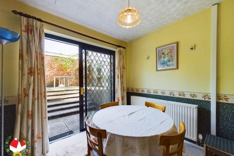135 Curlew Road, Abbeydale, Gloucester, GL4 4TD