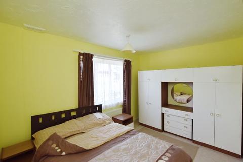 3 bedroom semi-detached house for sale, Rambridge Crescent, Salisbury                                  *CASH BUYERS ONLY*VIDEO TOUR*