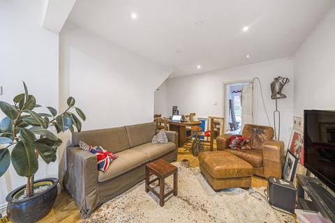 3 bedroom house to rent, Latchmere Road, London