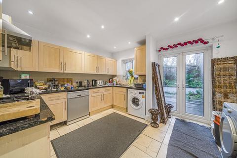 3 bedroom house to rent, Latchmere Road, London