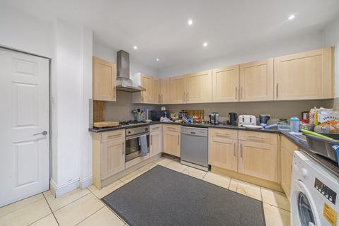 3 bedroom house to rent, Latchmere Road, London