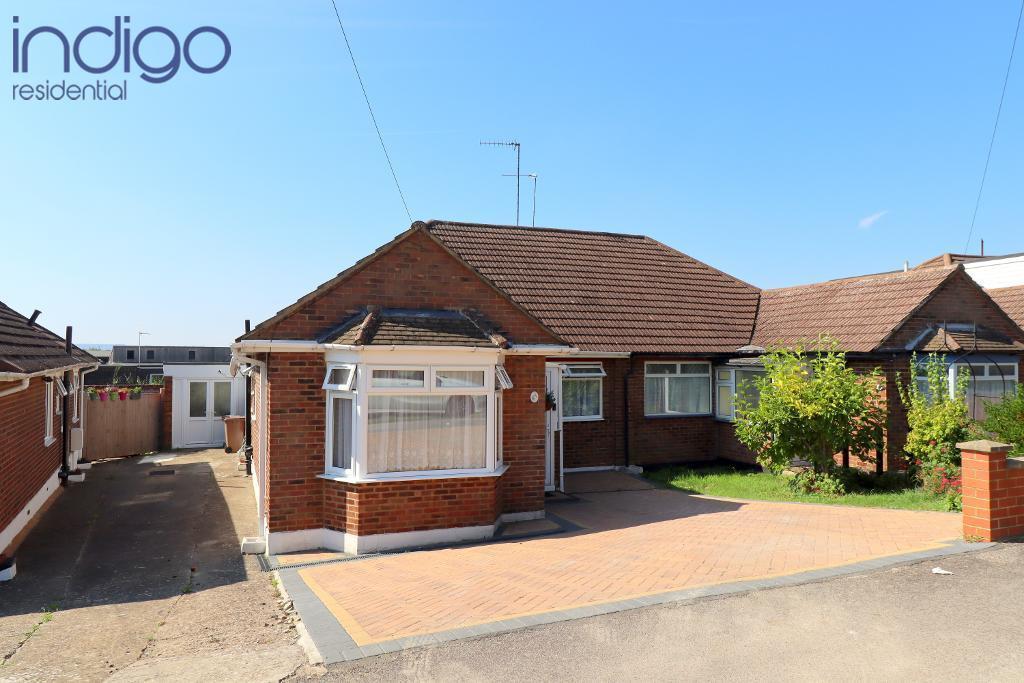 Pennine Avenue, Sundon Park, Luton, Bedfordshire, LU3 3EJ 3 bed bungalow for sale £390,000