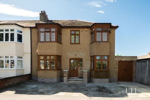 60 Globe Road, Hornchurch, RM11 1BN