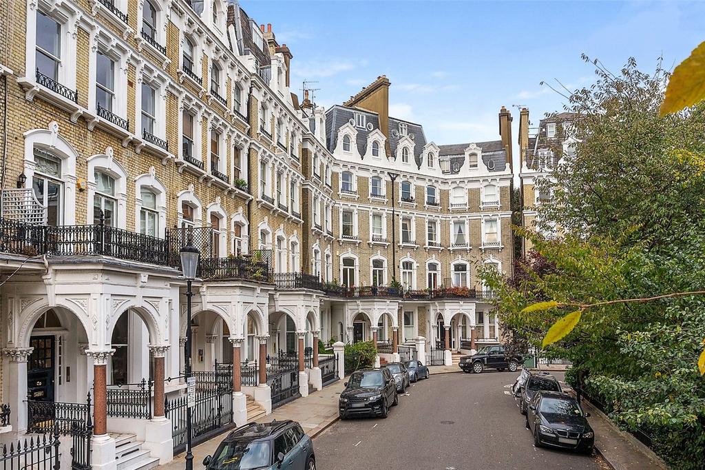 Redcliffe Square, SW5 1 bed apartment - £600,000