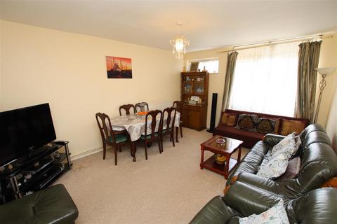 47 Beacon Drive, Bean, Dartford, DA2 8BE