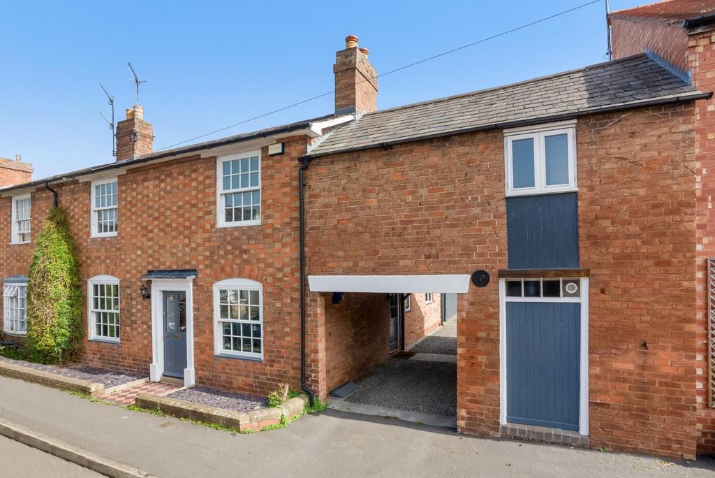 New Street, Tiddington, StratforduponAvon 3 bed terraced house for
