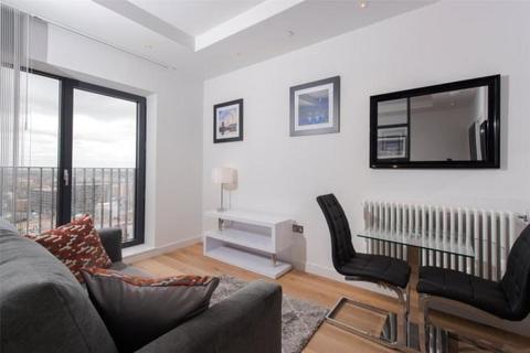 Studio to rent, 46 Botanic Square, London