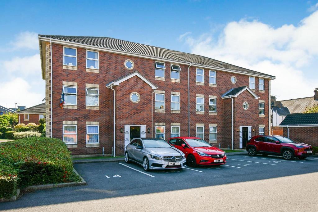 Barbican Mews, York 2 bed apartment for sale £200,000