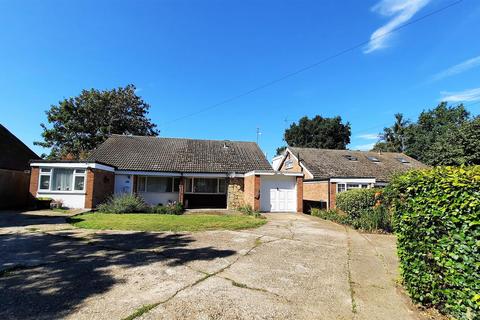 Silverthorn Epping Road, Roydon, Harlow, CM19 5HS