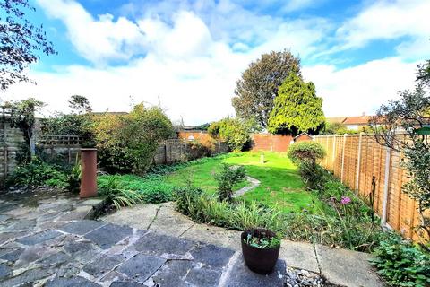 Silverthorn Epping Road, Roydon, Harlow, CM19 5HS