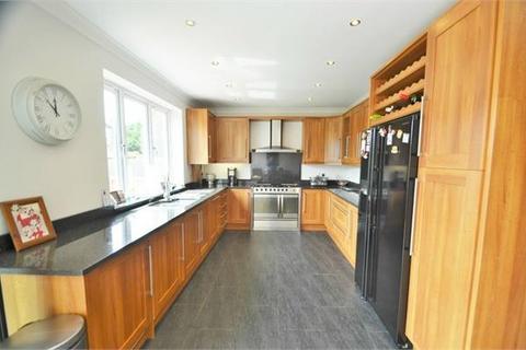 8 Aberdare Gardens, London, NW7 1DS