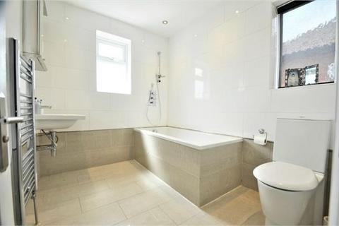 8 Aberdare Gardens, London, NW7 1DS