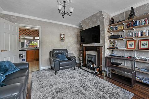 3 bedroom terraced house for sale - Mead Crescent, London