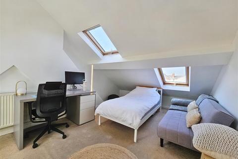 52 Bridge Road, Leicester, LE5 3LA