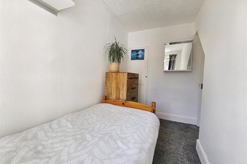 52 Bridge Road, Leicester, LE5 3LA