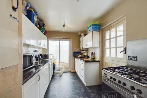 3 bedroom semi-detached house for sale, Arnhem Drive, New Addington, Croydon