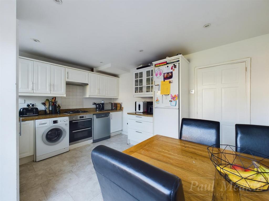 Kitchen/ Breakfast Room