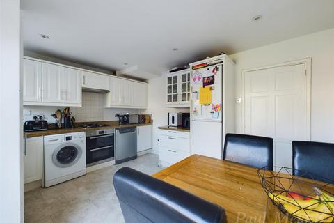 12 Southviews, South Croydon, CR2 8SH