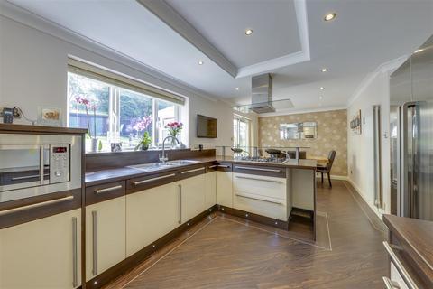 14 Alden Close, Helmshore, Rossendale, BB4 4AX
