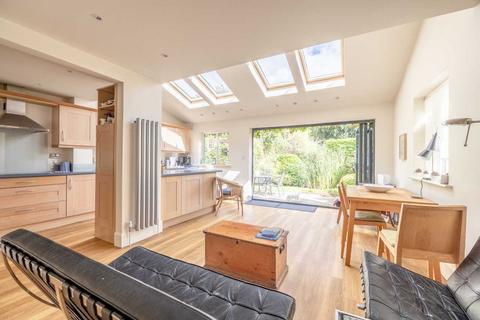 15 Leigh Park, Datchet, Slough, SL3 9JP