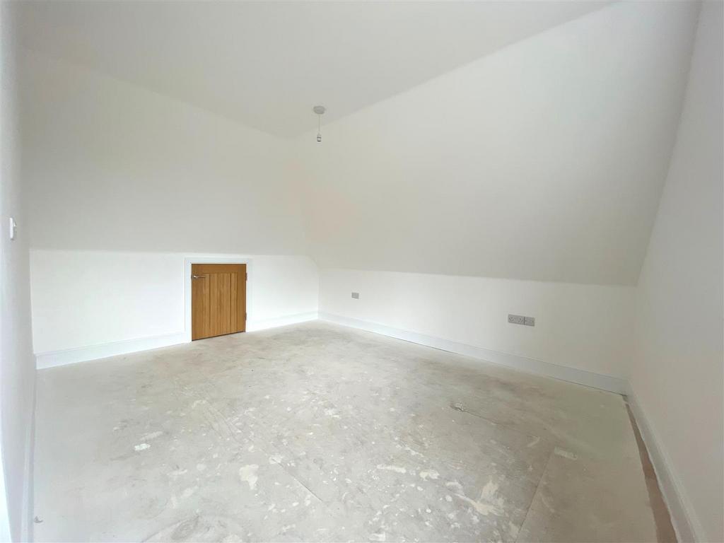 258 hatfield Road p1 loft room -edit.jpg