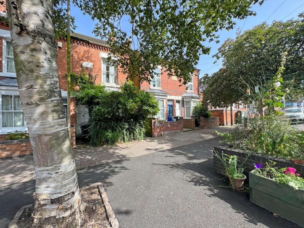 St. Leonards Road, Clarendon Park, Leicester 2 bed terraced house for