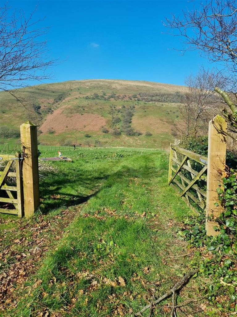 To the rear of Horshoe Farm, Chunal... Land £35,000