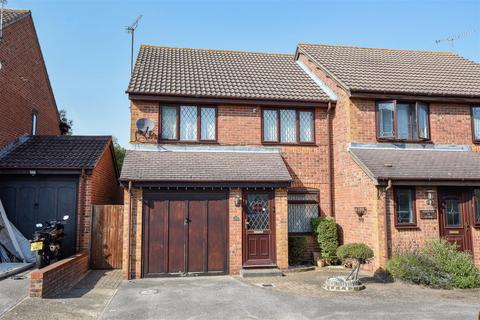 13 Ambrose Close, Crayford, Dartford, DA1 4TS
