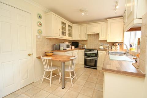 4 bedroom detached house for sale - Malthouse Close, Church Crookham, Fleet, GU52