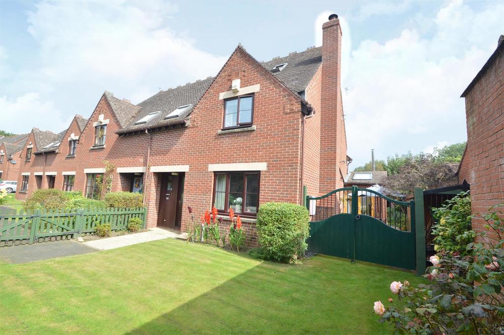 20 Hall Gardens, Condover, Shrewsbury, SY5 7BD 3 bed semidetached