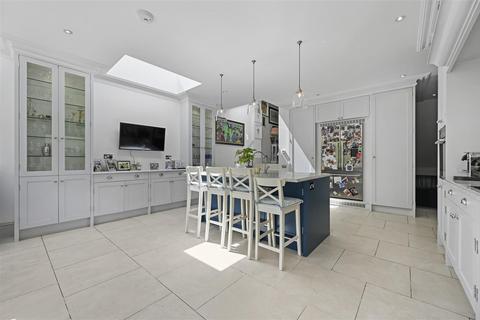 77 Addison Gardens, London, W14 0DT