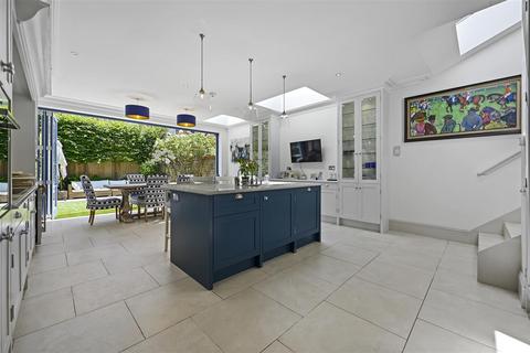 77 Addison Gardens, London, W14 0DT