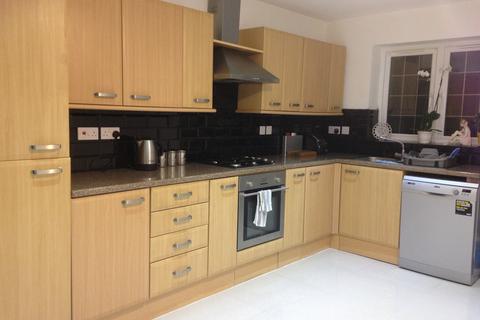 4 bedroom house share to rent - Coppermill Road,  TW19