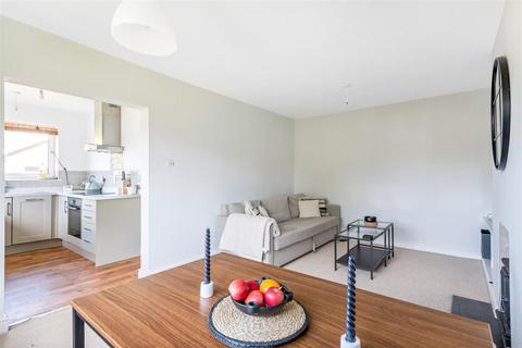 28 Lances Close, Meopham, Gravesend, DA13 0EU