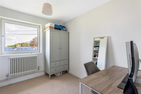28 Lances Close, Meopham, Gravesend, DA13 0EU
