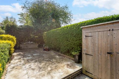 28 Lances Close, Meopham, Gravesend, DA13 0EU