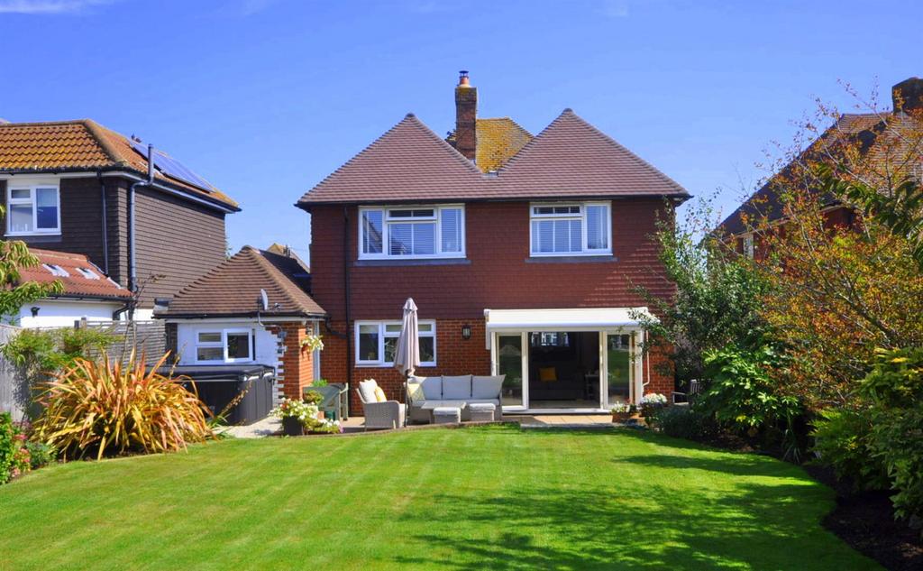 Willingdon Park Drive, Eastbourne 4 bed detached house for sale £675,000