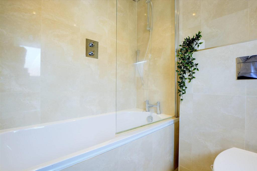 Bathroom 1.jpeg