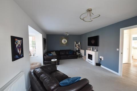 4 bedroom detached house for sale, Fairall Close, Harrietsham, Maidstone, ME17