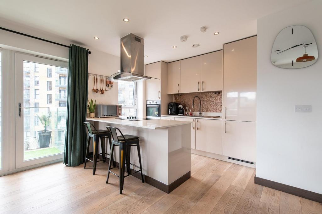 Kitchen &amp; Island