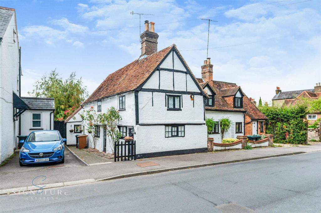 Upper Highway, Kings Langley 2 bed cottage for sale £575,000