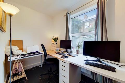 2 bedroom apartment for sale - Edgeley Road, Clapham