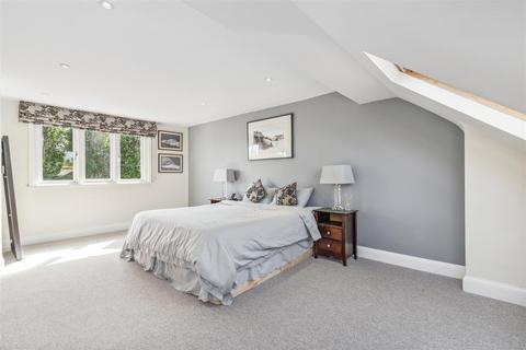 109 Wendell Road, London, W12 9SD