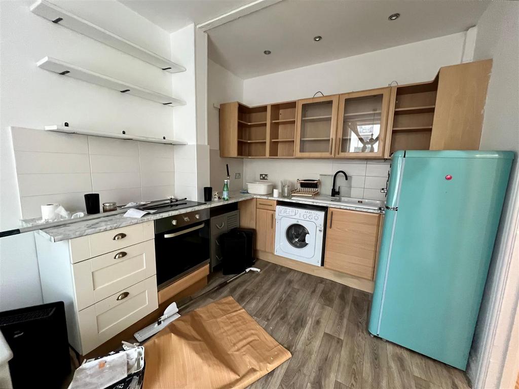 Flat 4, 26 Alhambra Road  kitchen.jpg