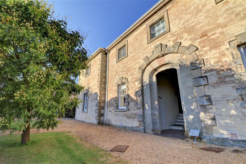 The Coach House, Compton Verney, Warwick 4 bed character property £