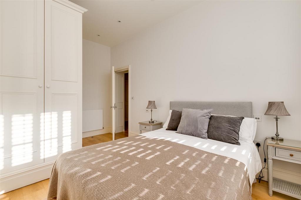 Burlington House Flat 2-6.jpg