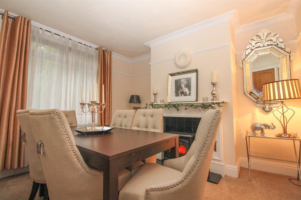 Carr Lane, Rawdon, Leeds 3 bed semidetached house for sale £315,000
