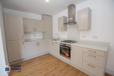 1 bedroom flat for sale, London Road, Knebworth