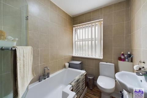124 Frindsbury Road, Rochester, ME2 4JG