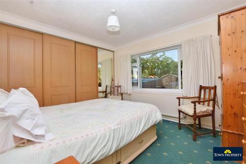 107 Broad Road, Eastbourne, BN20 9RD